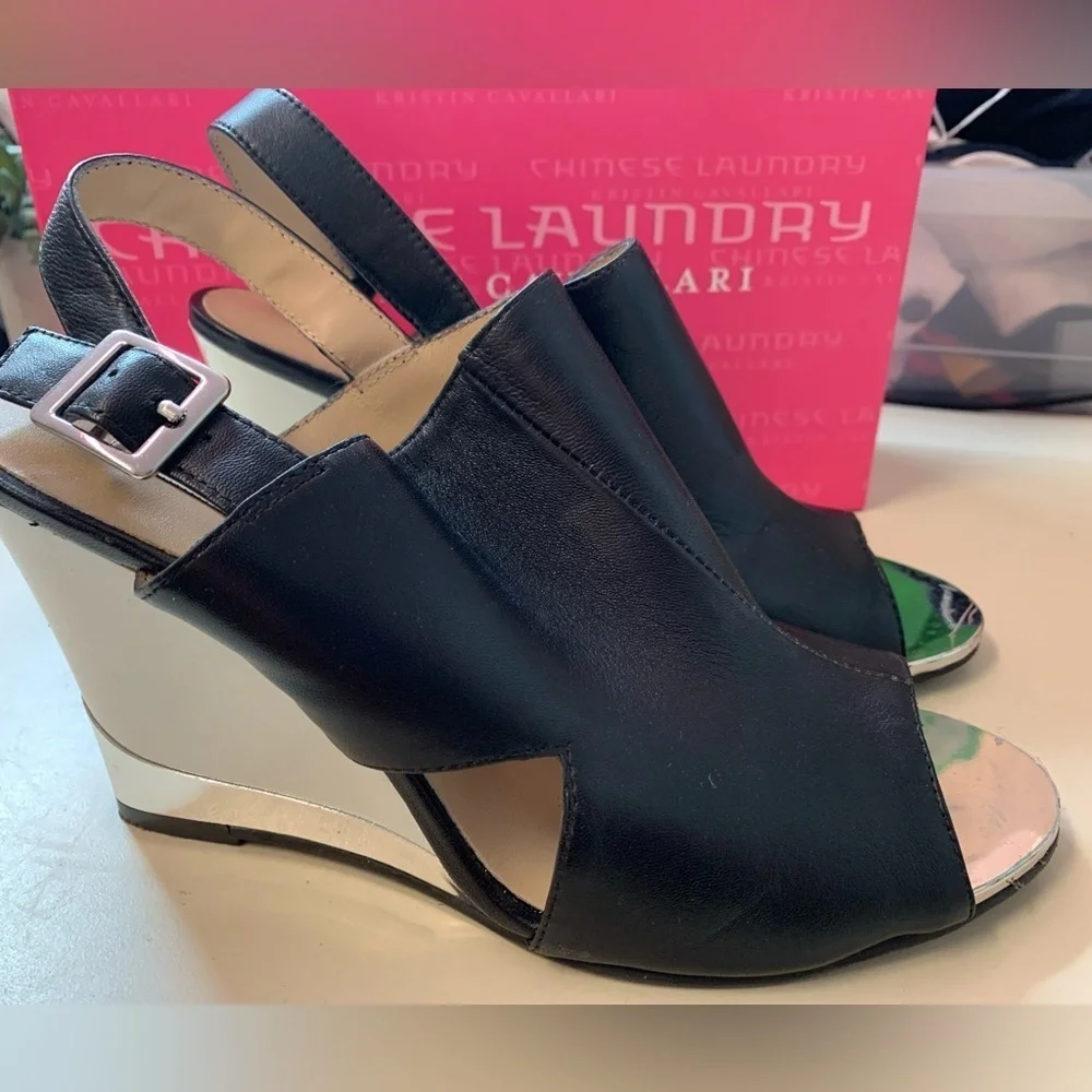 Kristin Cavallari Chinese Laundry Black&White Ankle Strap Wedges Chrome -size 9